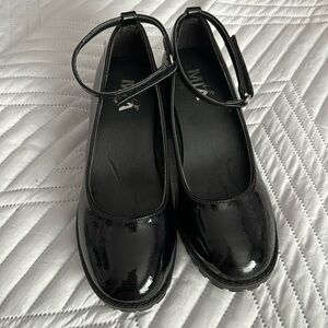 Evise black shoes